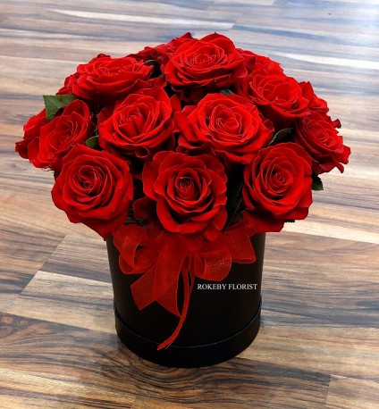 Red Roses Hat Box